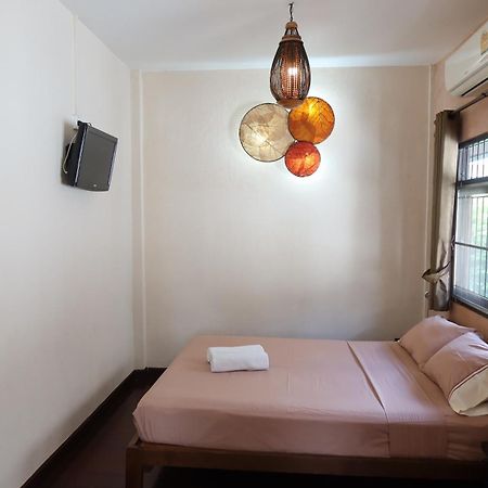 Banjai Garden Guesthouse Chiang Mai Bagian luar foto